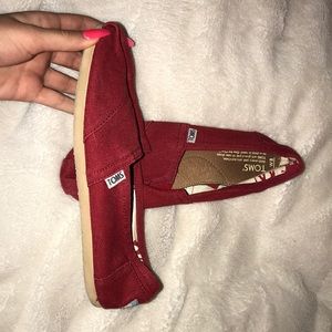 Toms